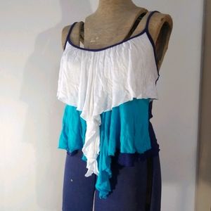 🥂5/$15🥂 Ruffled crop navy blue and white LAST CHANCE SALE!